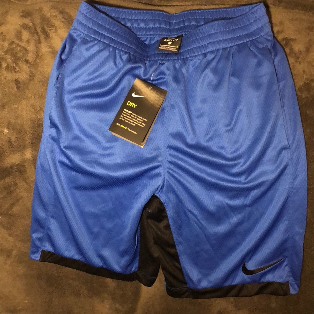 NWT Nike Boys Training Shorts - L